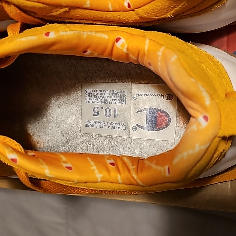 Champion shoes - Picture 3 of 9